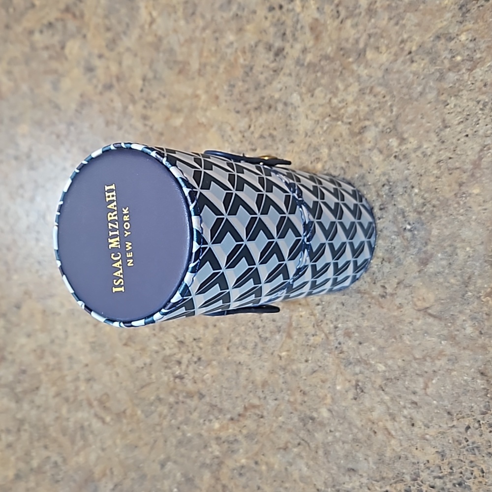 ISAAC MIZRAHI  MAKEUP BRUSHES  WITH BRUSH HOLDER